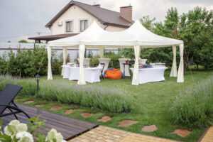 How to Save Money on a Wedding