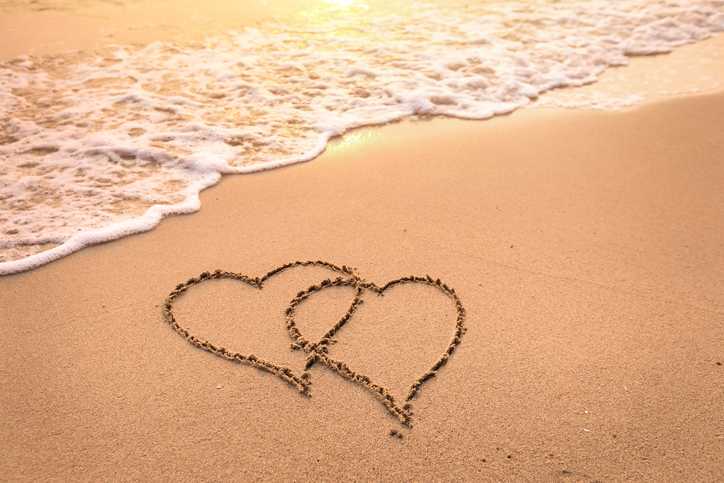 5 Ways to Save on a Honeymoon