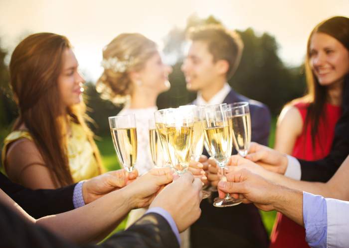 5 Ways to Save Money as a Wedding Guest